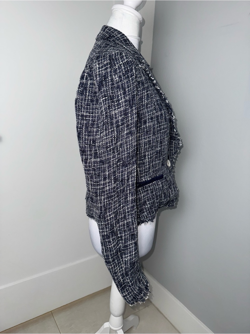 PAIGE Chelsee Puff-Sleeve Crop Blazer/Size Medium - Picture 5 of 10